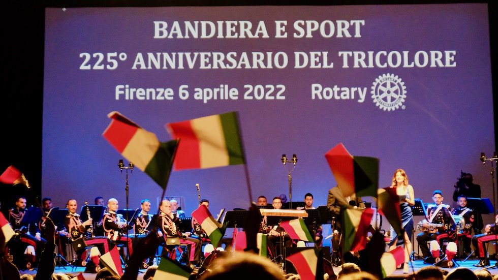 Lo spettacolo al Tuscany Hall per celebrare il 225° del Tricolore